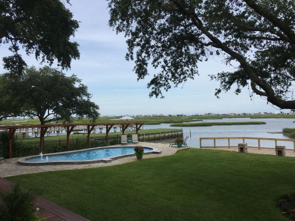 לינה וארוחת בוקר מורלס אינלט Waterside Retreat מראה חיצוני תמונה