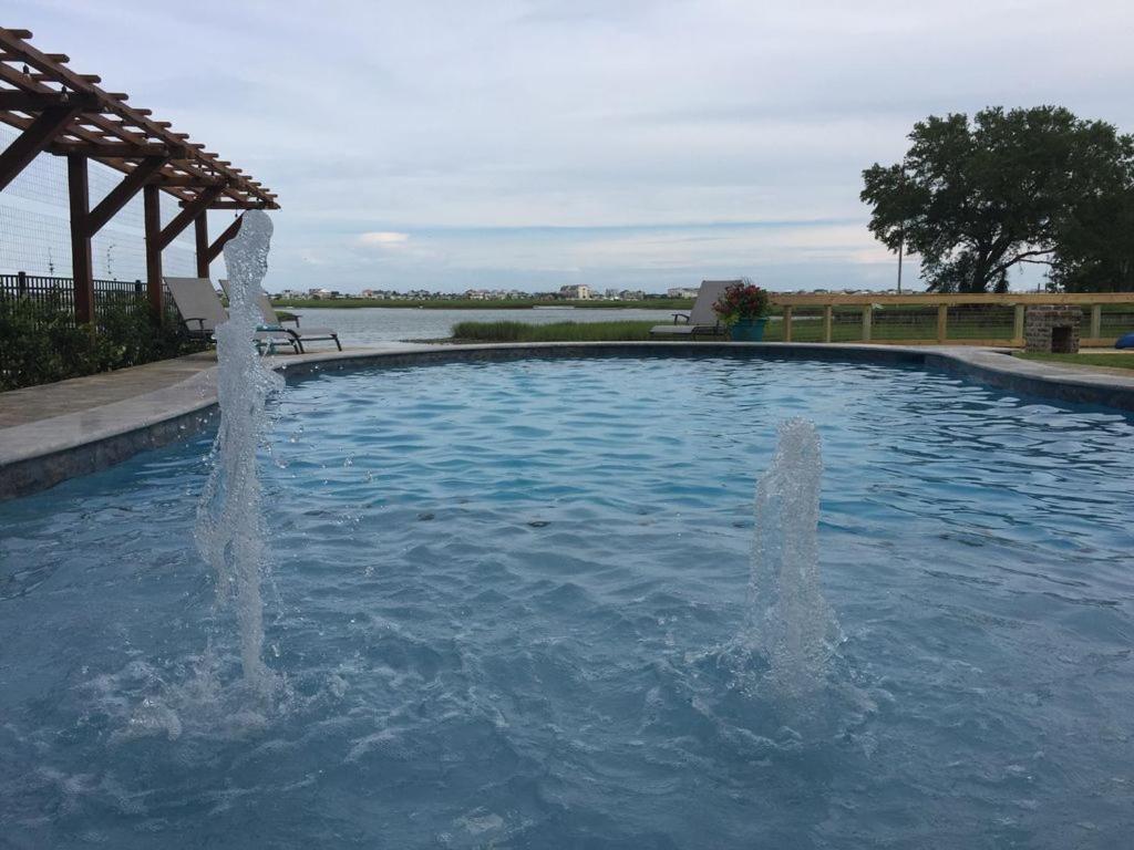 לינה וארוחת בוקר מורלס אינלט Waterside Retreat מראה חיצוני תמונה